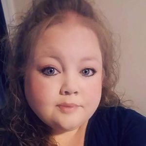 Meet your Posher, Andrea hill